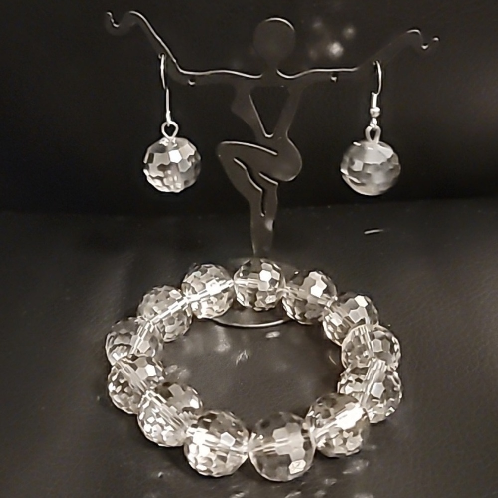 Beaded Bracelet and Earrings Set NWT Crystal Cut TWO PIECES - Picture 3 of 4